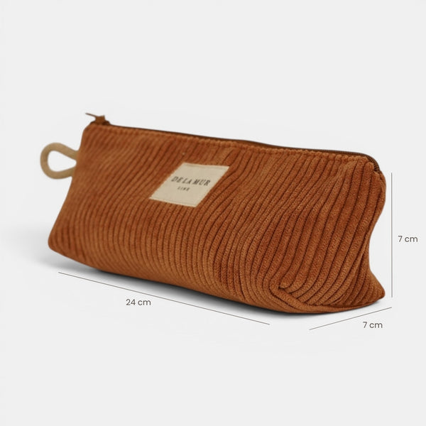 Monedero Barro, estampado en blanco, terracota, naranja, vista en uso — De La Mur
