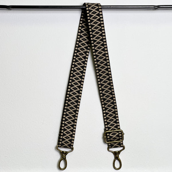 Producto 1, estampado en negro, amarillo, marrón, vista frontal — De La Mur