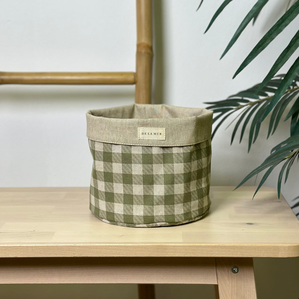 Producto Men, estampado en beige, naranja, amarillo, vista frontal — De La Mur