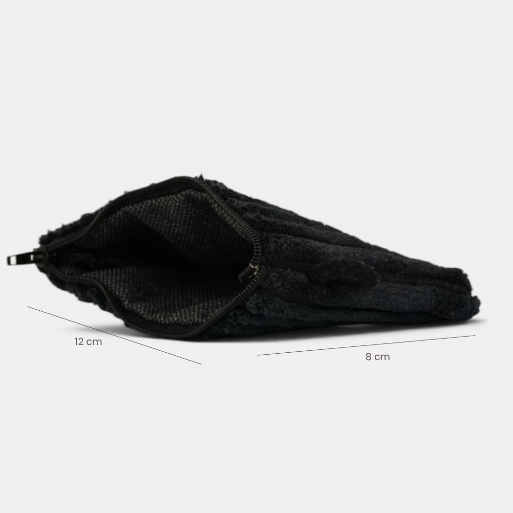 Monedero Curly, estampado en negro, blanco, beige, vista en uso — De La Mur