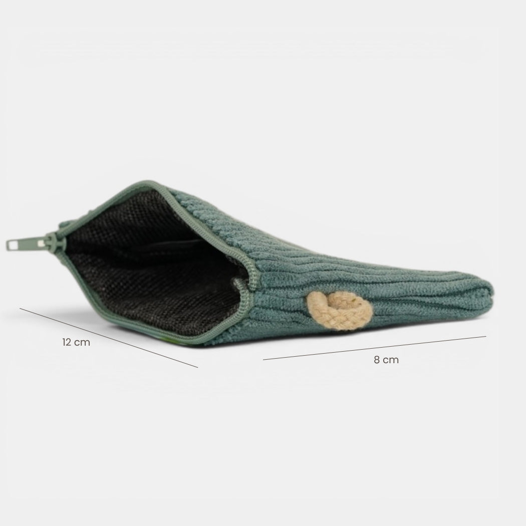 Monedero Jade, acabado verde jade, vista en uso — De La Mur
