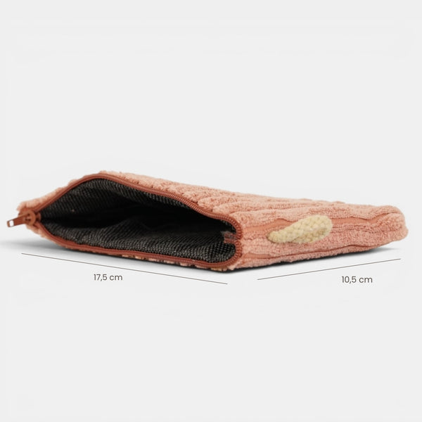 Monedero Crepe, estampado en blanco, terracota, rojo, vista en uso — De La Mur