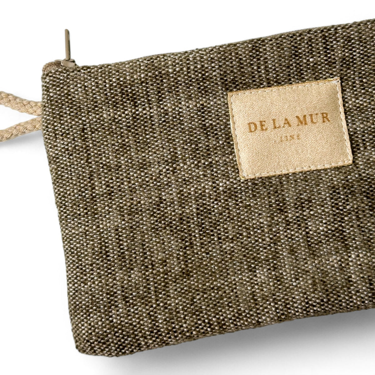 Monedero Rustic, estampado en marrón, amarillo, naranja, vista en uso — De La Mur
