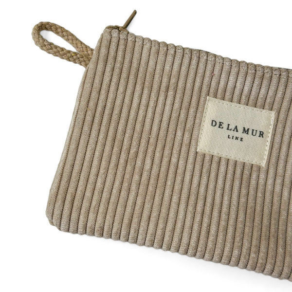 Monedero Tofe, estampado en marrón, beige, vista en uso — De La Mur