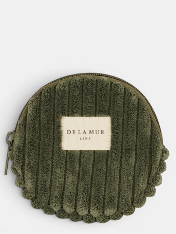 Monedero Musgo, acabado verde musgo, vista frontal — De La Mur