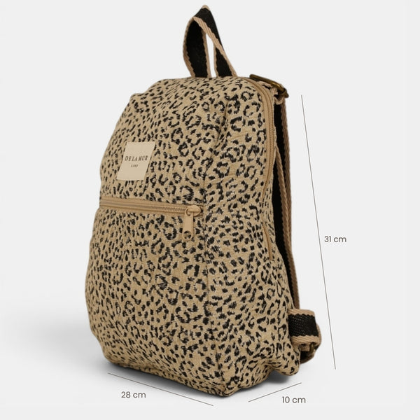 mochila Koto, estampado en negro, blanco, azul, detalle del material y el acabado — De La Mur