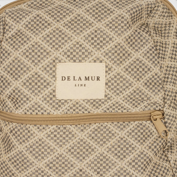 mochila Pant, estampado en negro, blanco, azul, detalle del producto — De La Mur