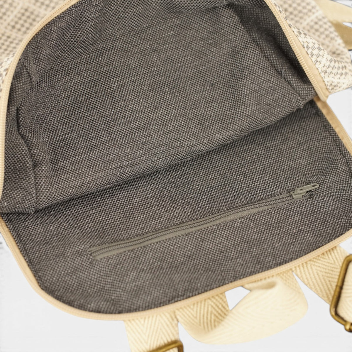 mochila Pant, estampado en negro, blanco, azul, detalle del producto — De La Mur