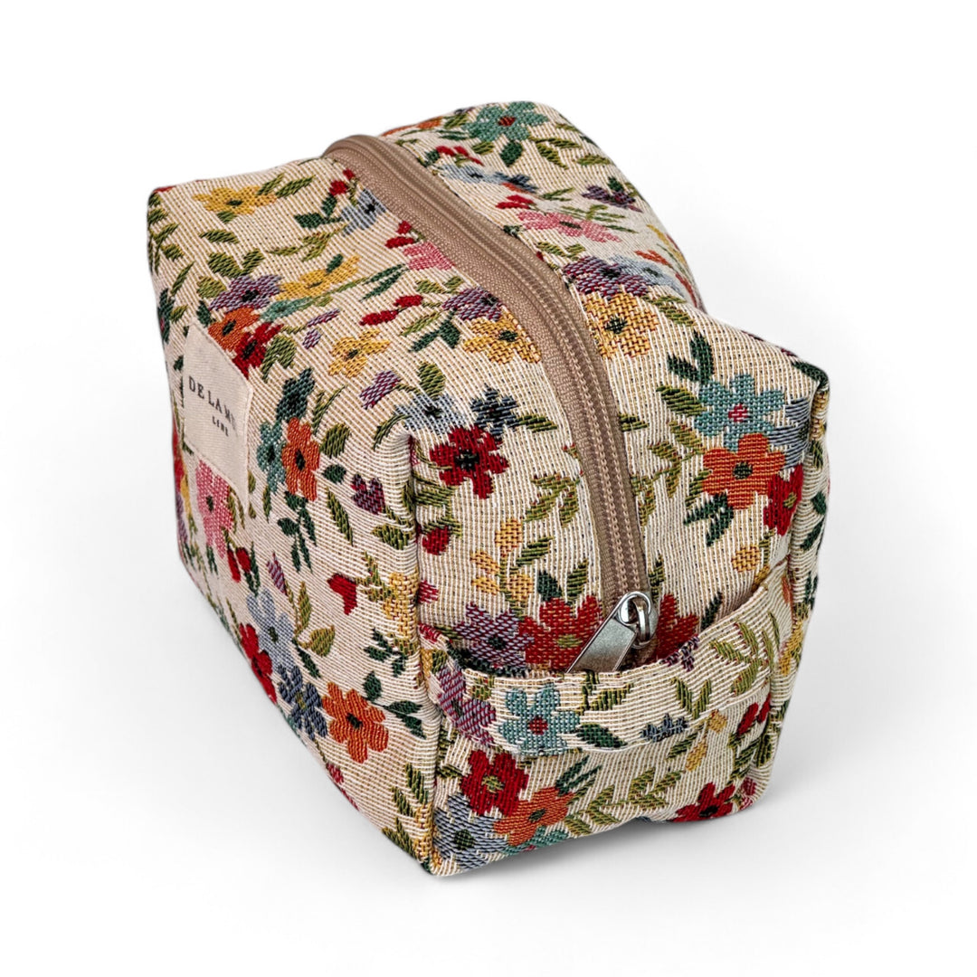 Medium size Amar Toiletry Bag