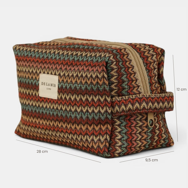 Neceser mediano Fron, estampado en blanco, marrón, terracota, vista en uso — De La Mur