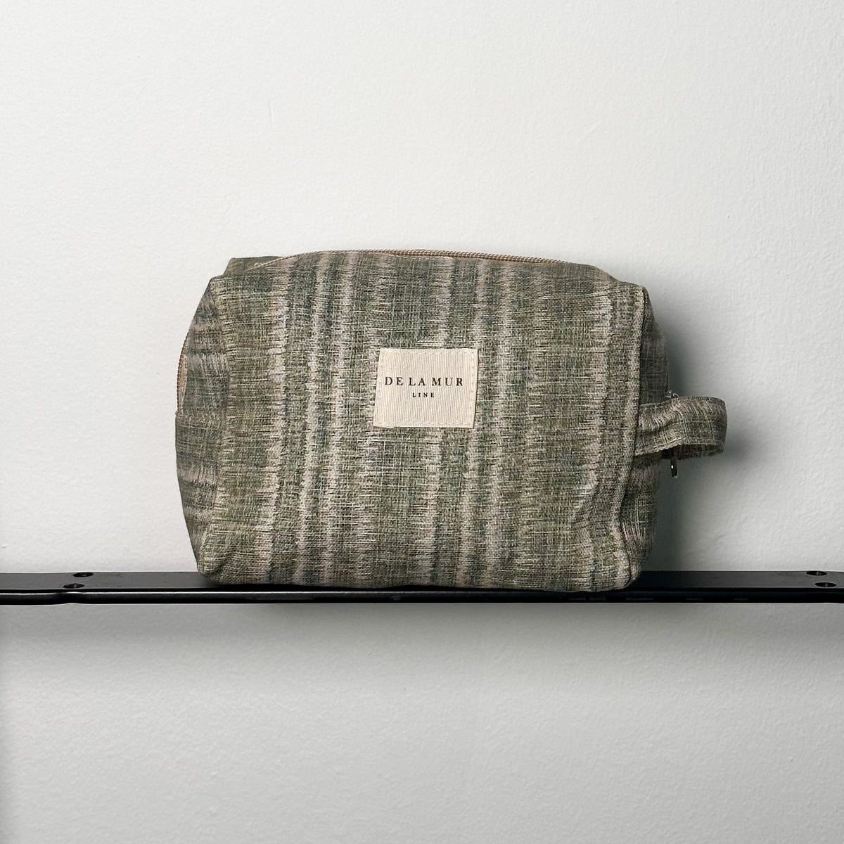 Medium size Ipes Toiletry Bag