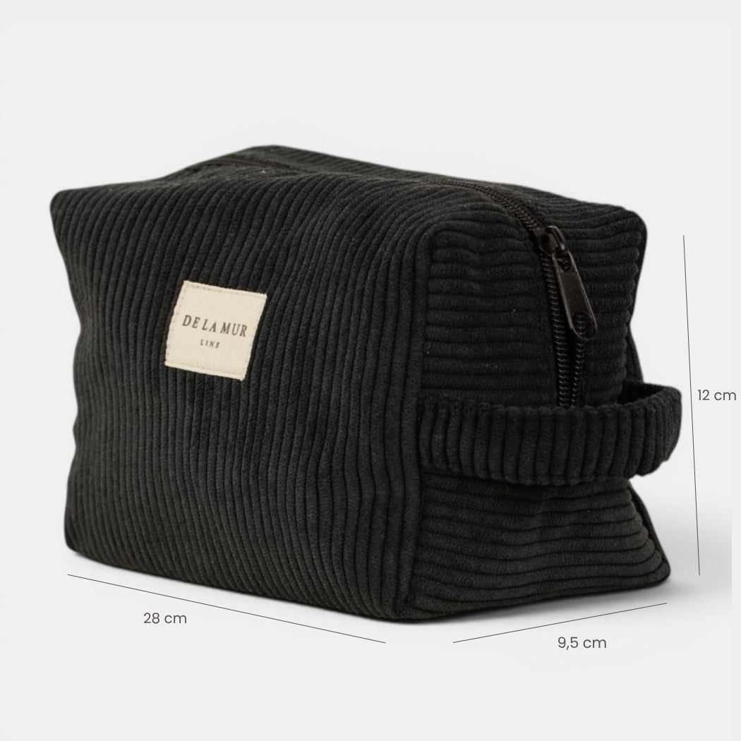 Neceser mediano Nit, estampado en negro, blanco, vista en uso — De La Mur
