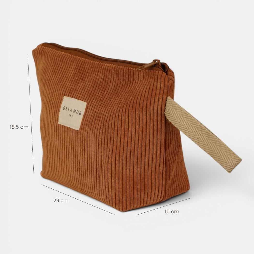 Neceser Barro, estampado en blanco, terracota, naranja, vista en uso — De La Mur