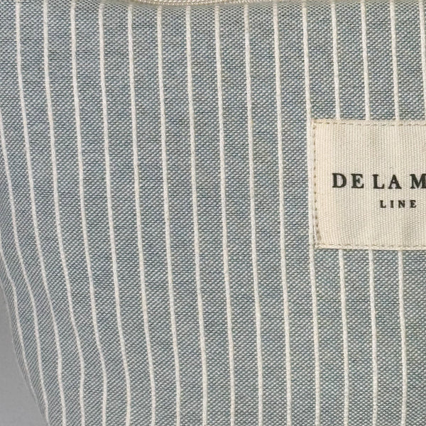 Neceser City, estampado en gris, blanco, beige, detalle del material y el acabado — De La Mur