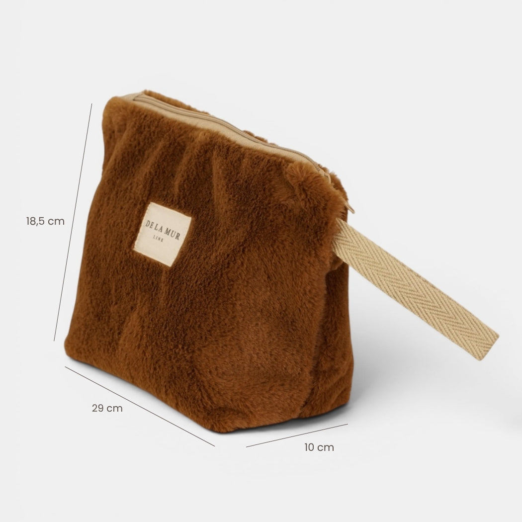 Neceser Pile, estampado en blanco, naranja, terracota, vista en uso — De La Mur