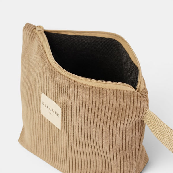 Neceser Toast, estampado en blanco, marrón, naranja, detalle del material y el acabado — De La Mur