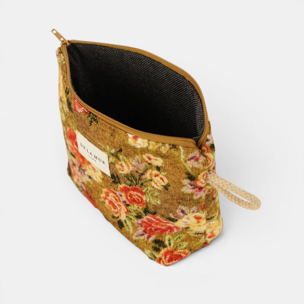 Neceser Esme, estampado en blanco, naranja, terracota, detalle del estampado y el material — De La Mur