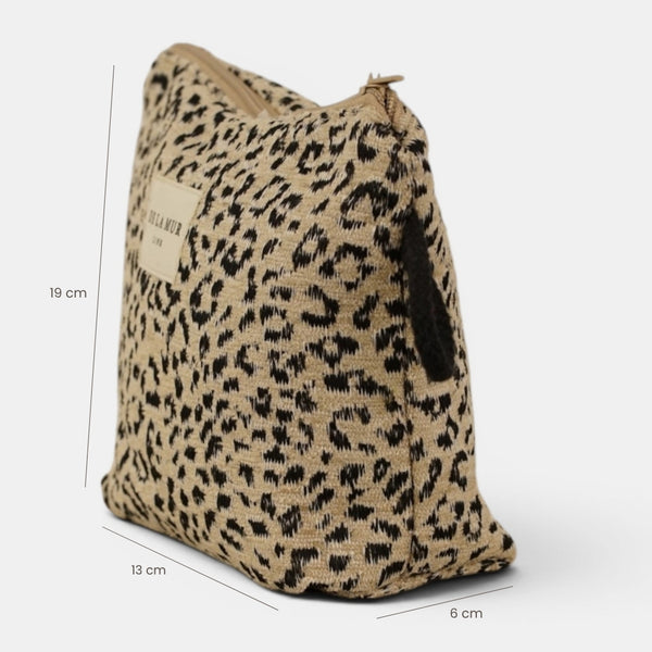 Neceser Koto, estampado en blanco, marrón, beige, detalle del estampado y el material — De La Mur