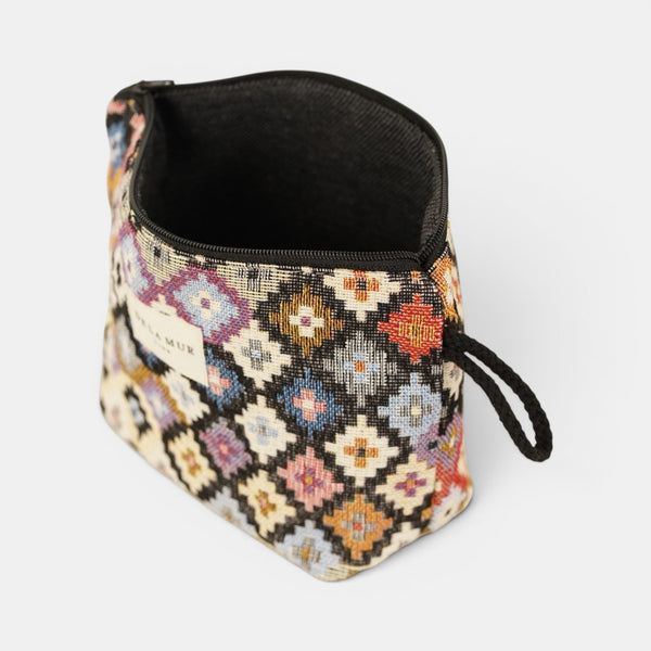 Neceser Ore, estampado en blanco, beige, marrón, vista en uso — De La Mur
