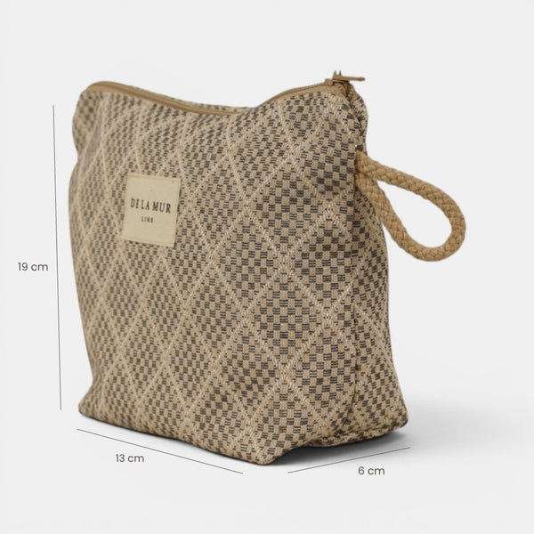 Neceser Pant, estampado en marrón, blanco, beige, vista en uso — De La Mur