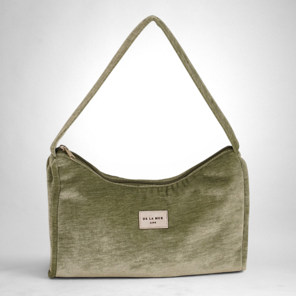 Bolso Menta, estampado en negro, gris, beige, detalle del material y el acabado — De La Mur