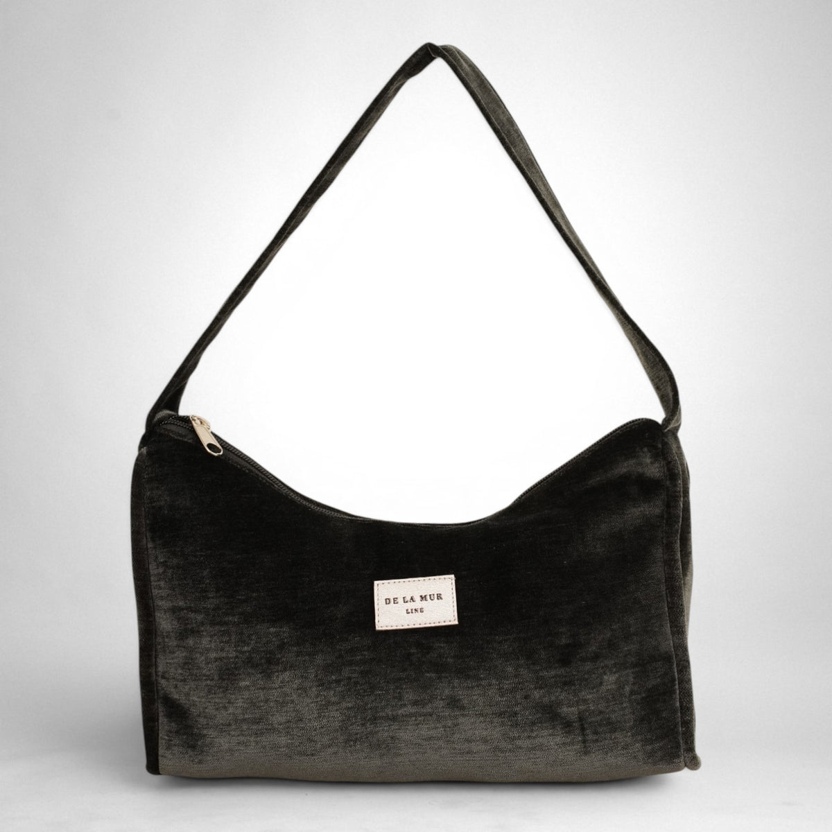 Bolso Neger, estampado en negro, azul, gris, detalle del material y el acabado — De La Mur