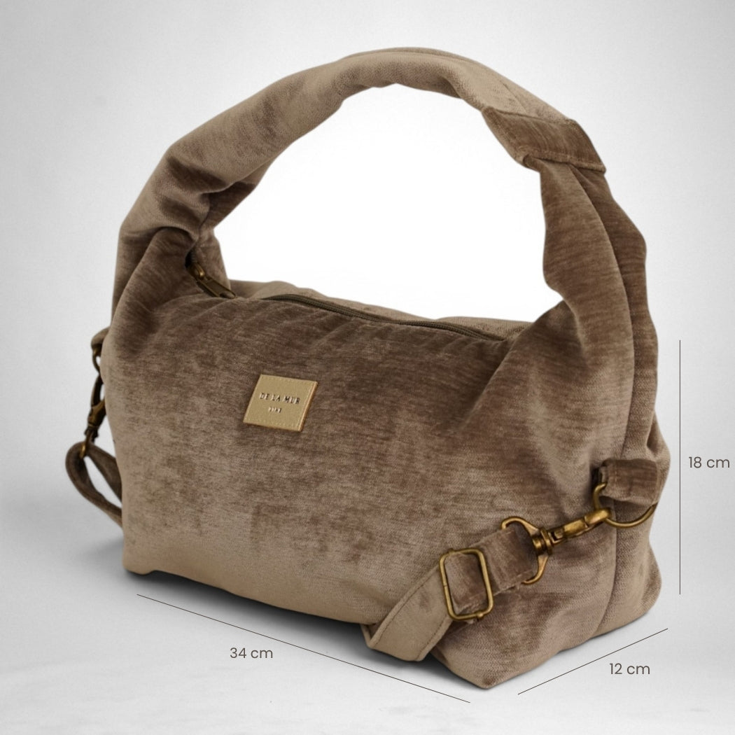 Bolso Choco, estampado en negro, blanco, gris, detalle del producto — De La Mur