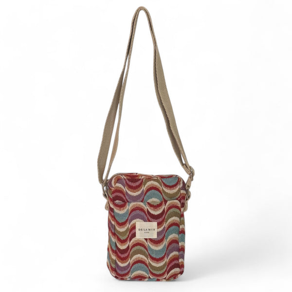 Bolso Queen, estampado en marrón, rojo, beige, vista frontal — De La Mur