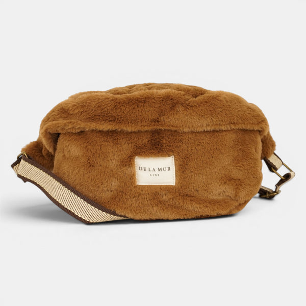 Riñonera Pile, estampado en beige, terracota, blanco, detalle del estampado y el material — De La Mur
