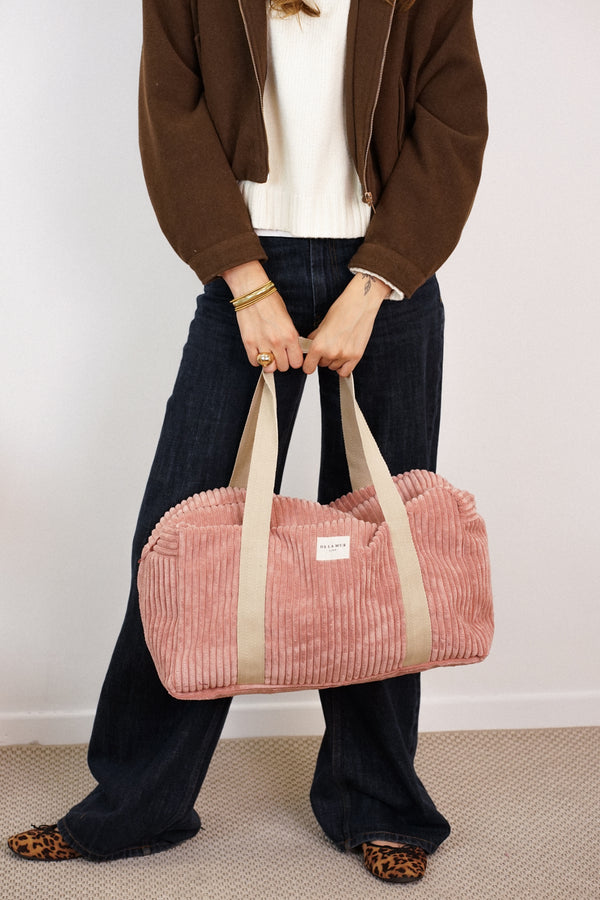 Bolso Crepe, estampado en negro, terracota, rojo, vista en uso — De La Mur