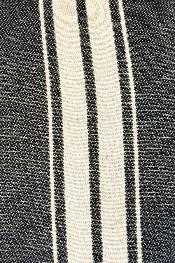 Bolsa grande con cremallera Tica, estampado en gris, azul, negro, detalle del producto — De La Mur