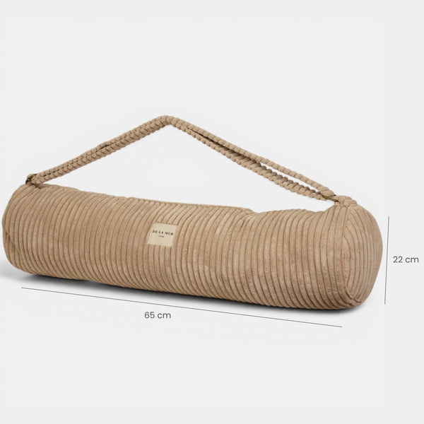 Bolso Moka, estampado en beige, gris, blanco, detalle del estampado y el material — De La Mur