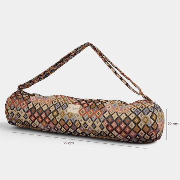 Bolso Ore, estampado en gris, beige, blanco, detalle del estampado y el material — De La Mur