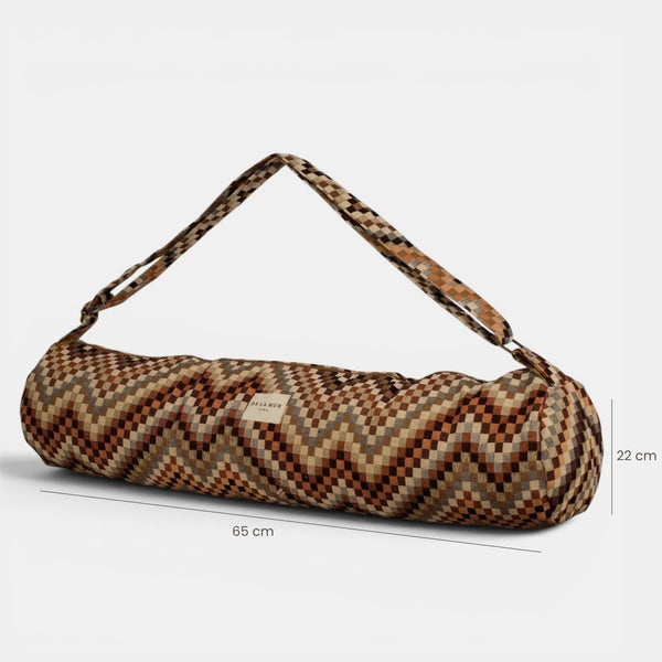 Bolso Pier, estampado en beige, marrón, blanco, detalle del estampado y el material — De La Mur