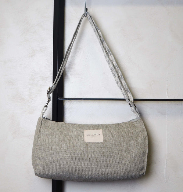 Bolso Ele, estampado en gris, negro, marrón, vista frontal — De La Mur